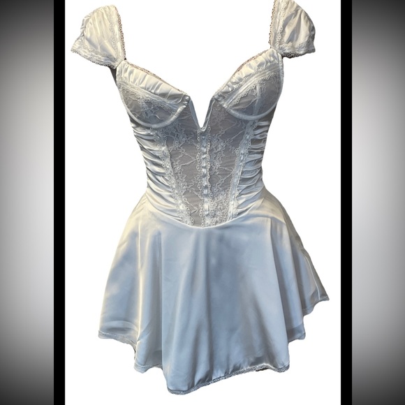 Outcast DELTA Mini Dress White Lace Tie Back NWT Size Small - Picture 4 of 16